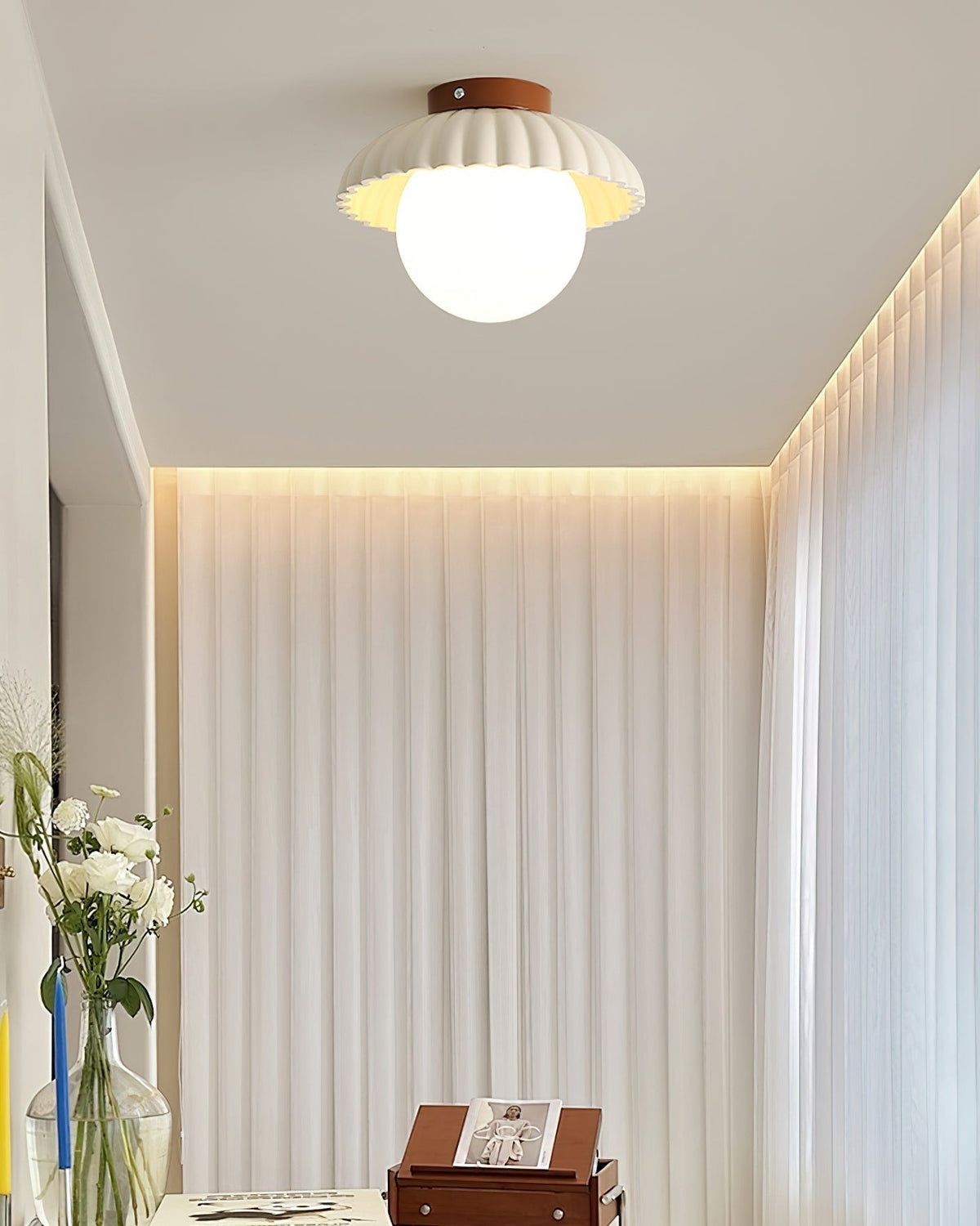 Scallop Glow lampa sufitowa montowana bezpośrednio ze szkła