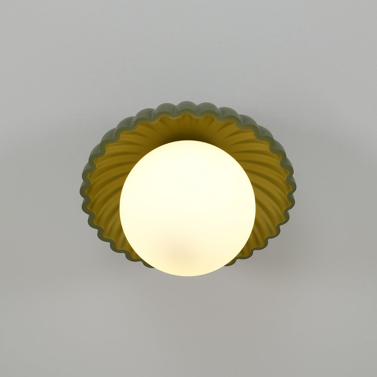 Scallop Glow lampa sufitowa montowana bezpośrednio ze szkła