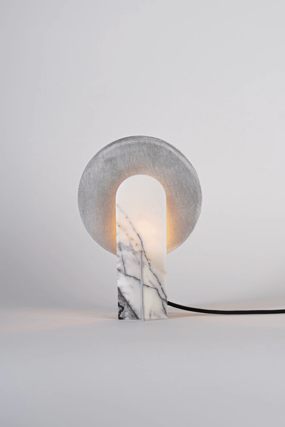 Solvique Arch Marble lampa stołowa