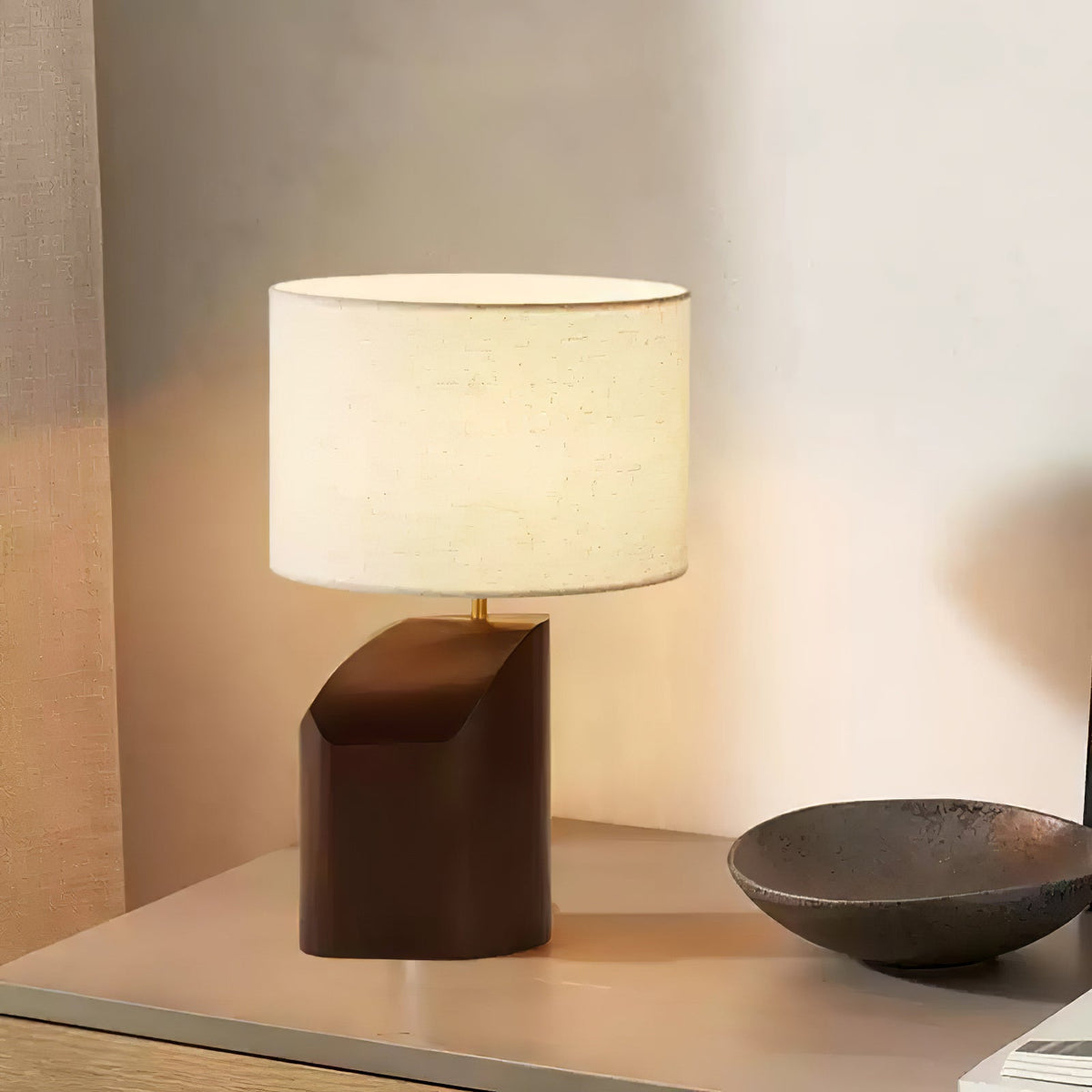 Lampa stołowa Halene z drewna i płótna