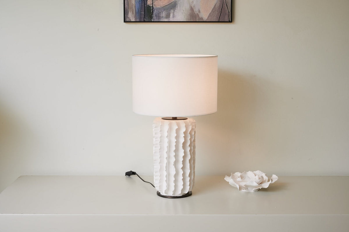 Evelyn minimalistyczna lampa stołowa z ceramiki