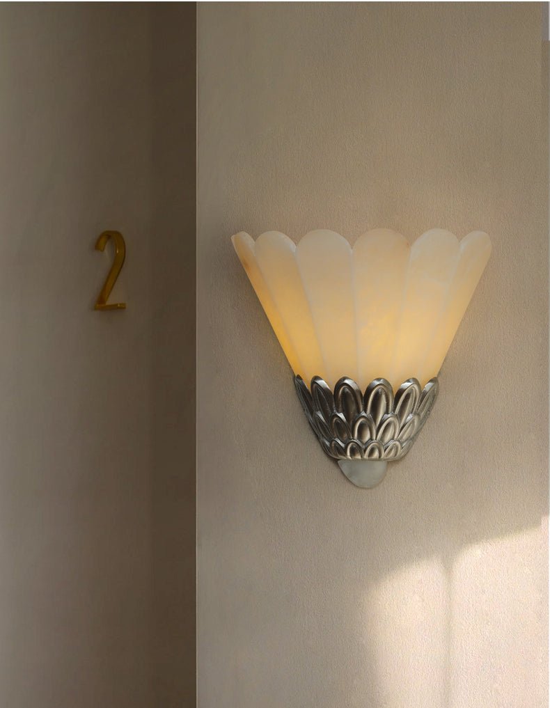 Marbe vintage żyrandol ścienny w stylu retro z kloszem alabastrowym