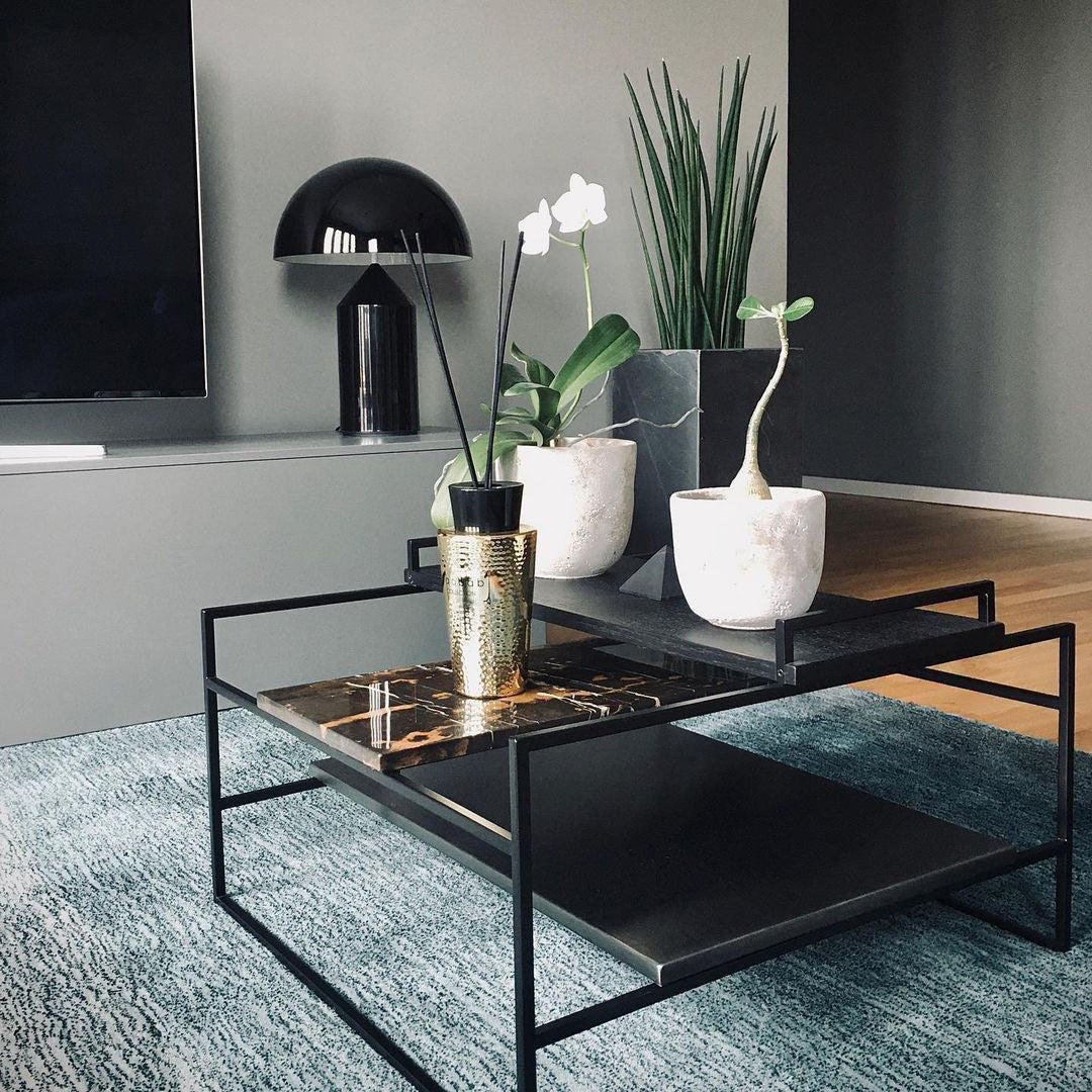 Selisina minimalistyczna lampa stołowa o stylu przemysłowym