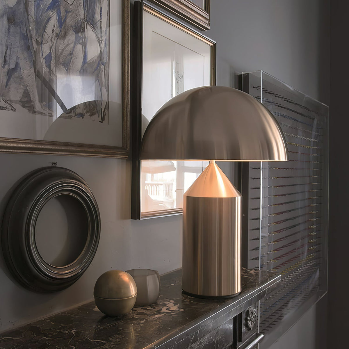 Selisina minimalistyczna lampa stołowa o stylu przemysłowym