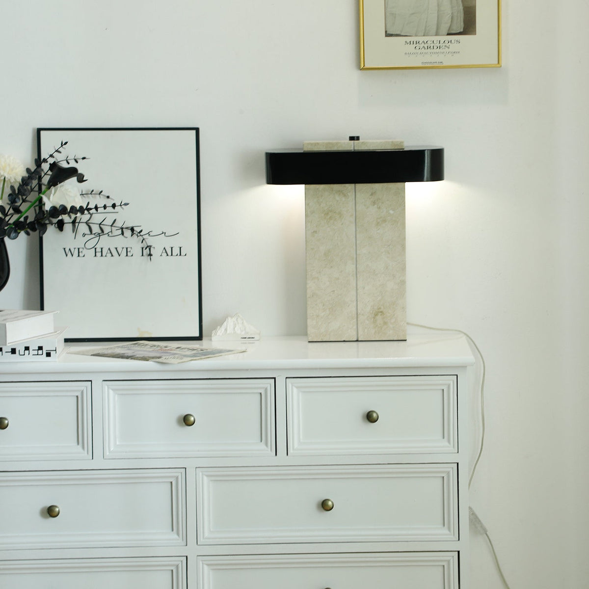 Abram nowoczesna lampa stołowa z marmuru