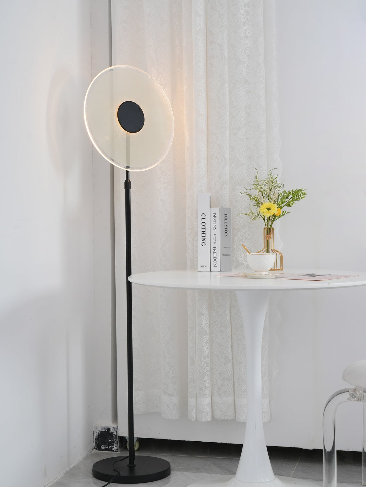 Abir minimalistyczna lampa stojąca