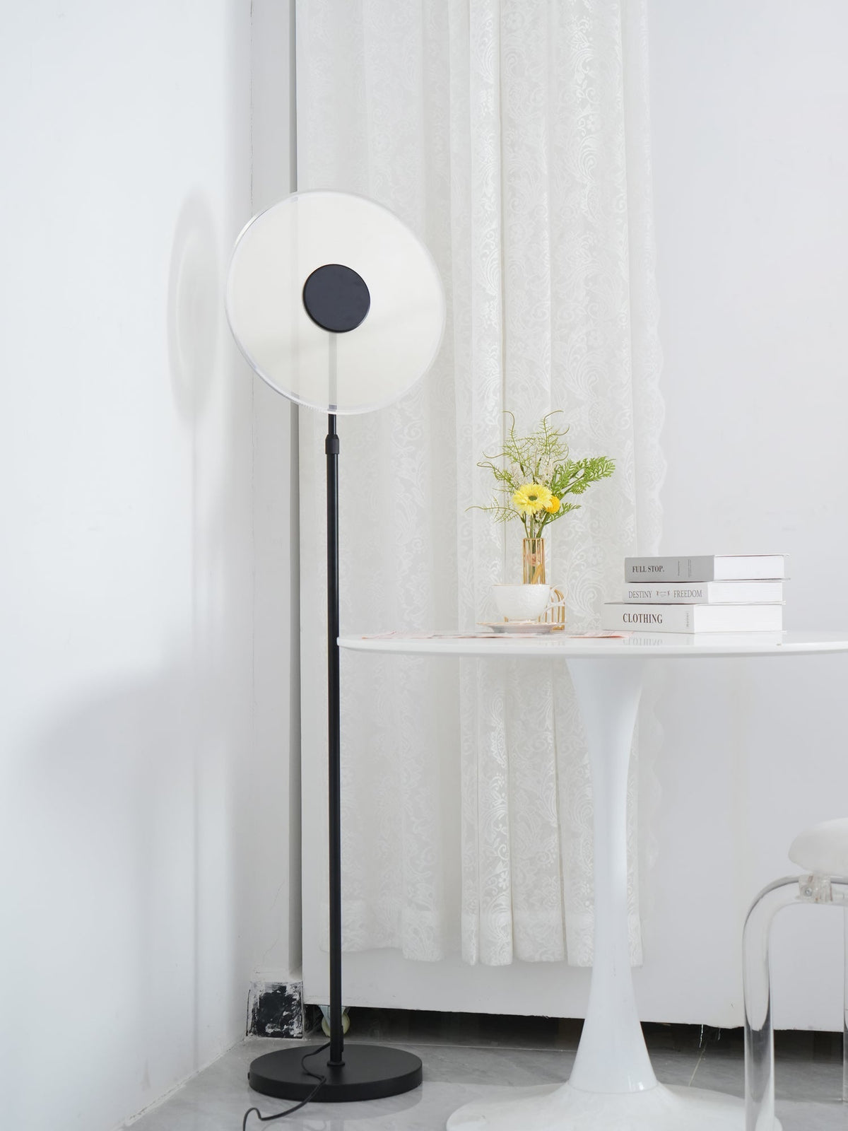 Abir minimalistyczna lampa stojąca