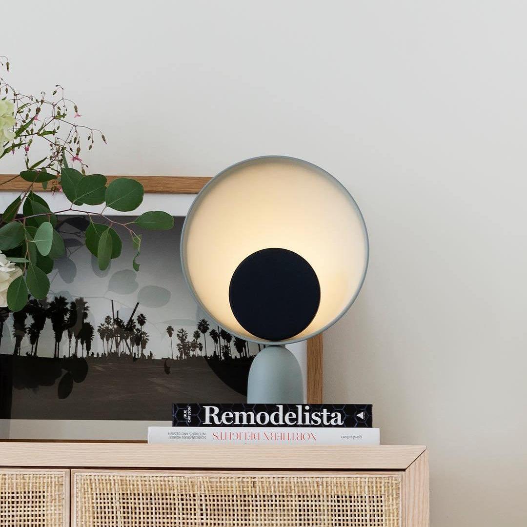 Prynd nowoczesna lampa stołowa