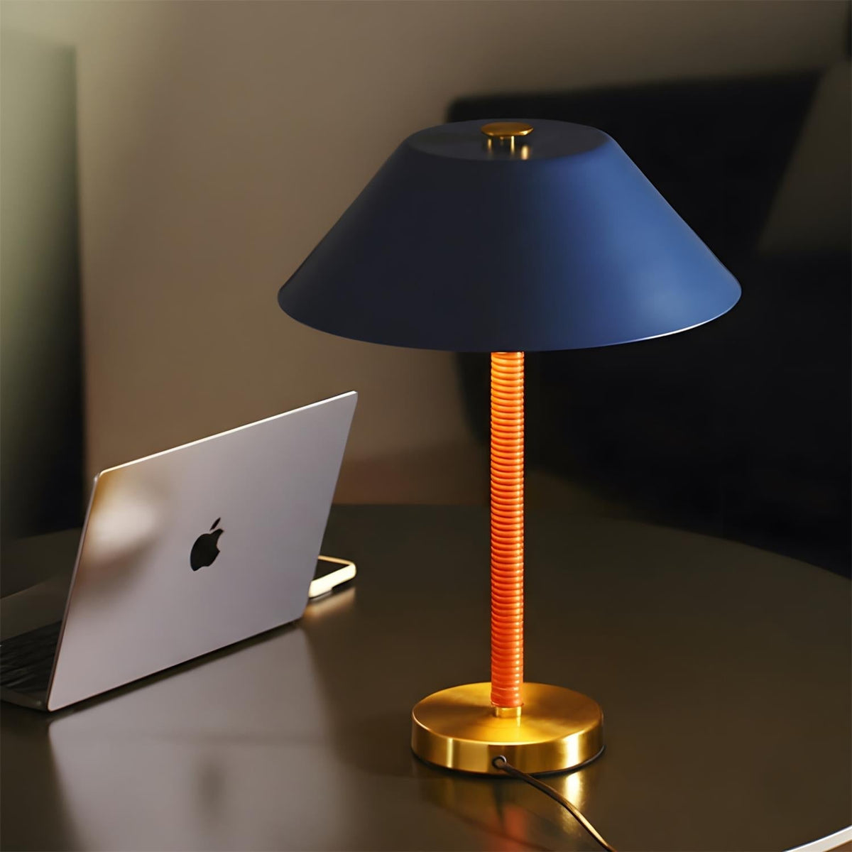 Seloella lampa stołowa typu Volume