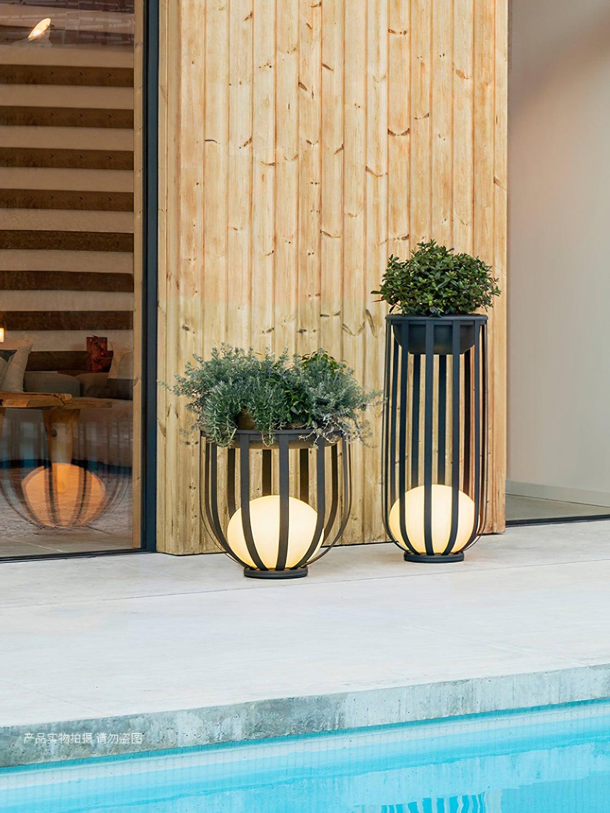 Tera zewnętrzna lampa stojąca z akrylu