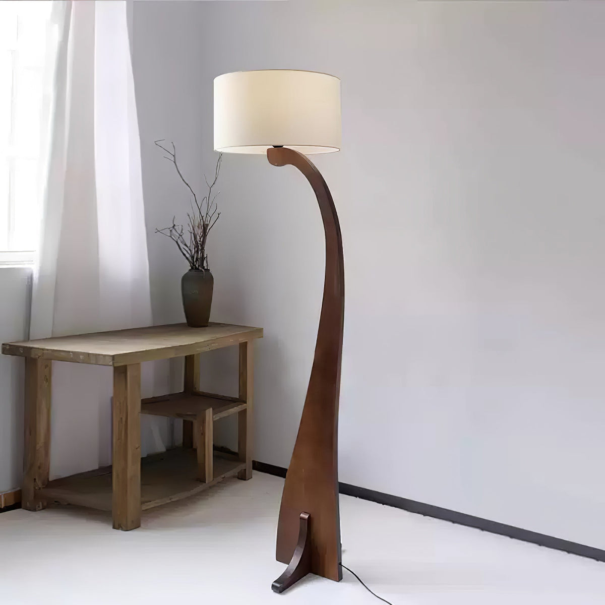 Viraineria nordycka lampa stojąca Arc