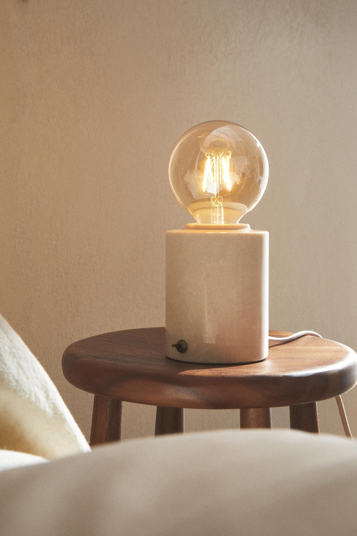 Lampa stołowa Bristol z marmuru