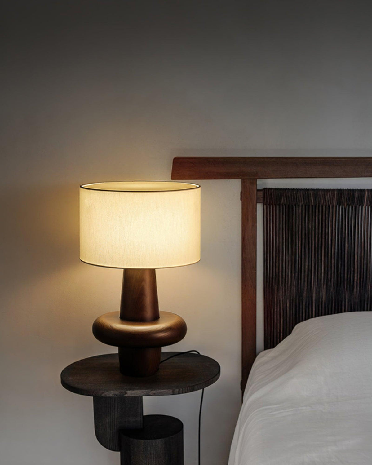 Lampa stołowa minimalistyczna ze szkła