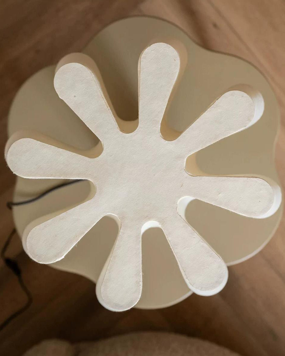 Viraaella lampa stołowa