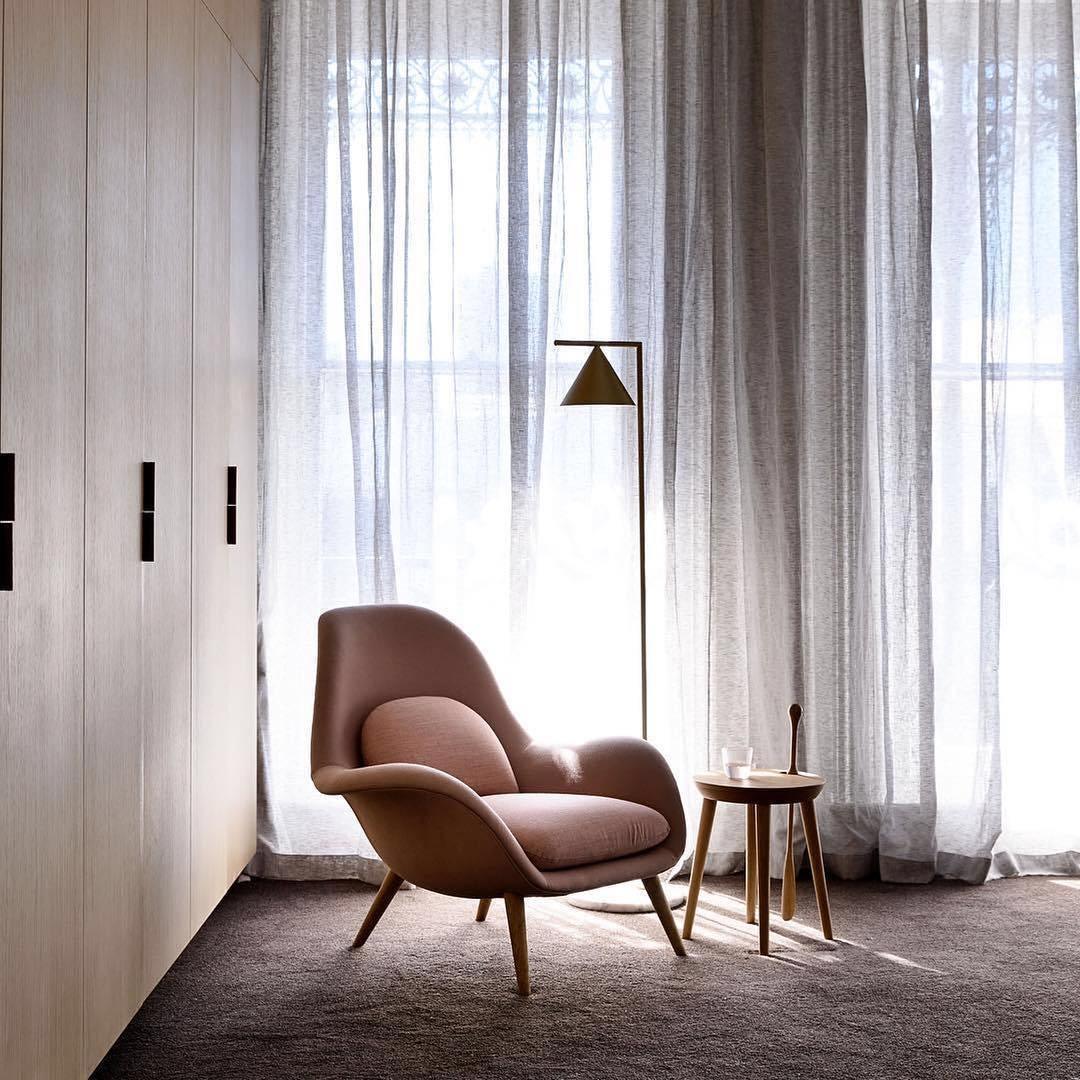 Nell minimalistyczna lampa stojąca