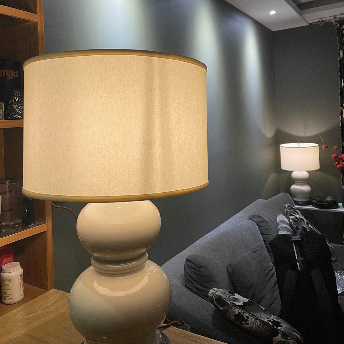 Lampa stołowa Velivella nowoczesna