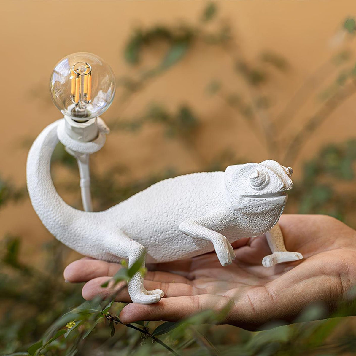 Orelanaya lampa stołowa