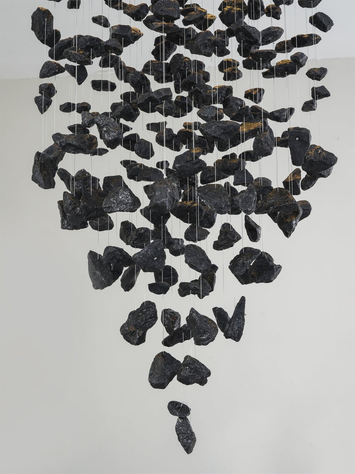Seliian Charcoal Stone Sculptural żyrandol z literami od G do L