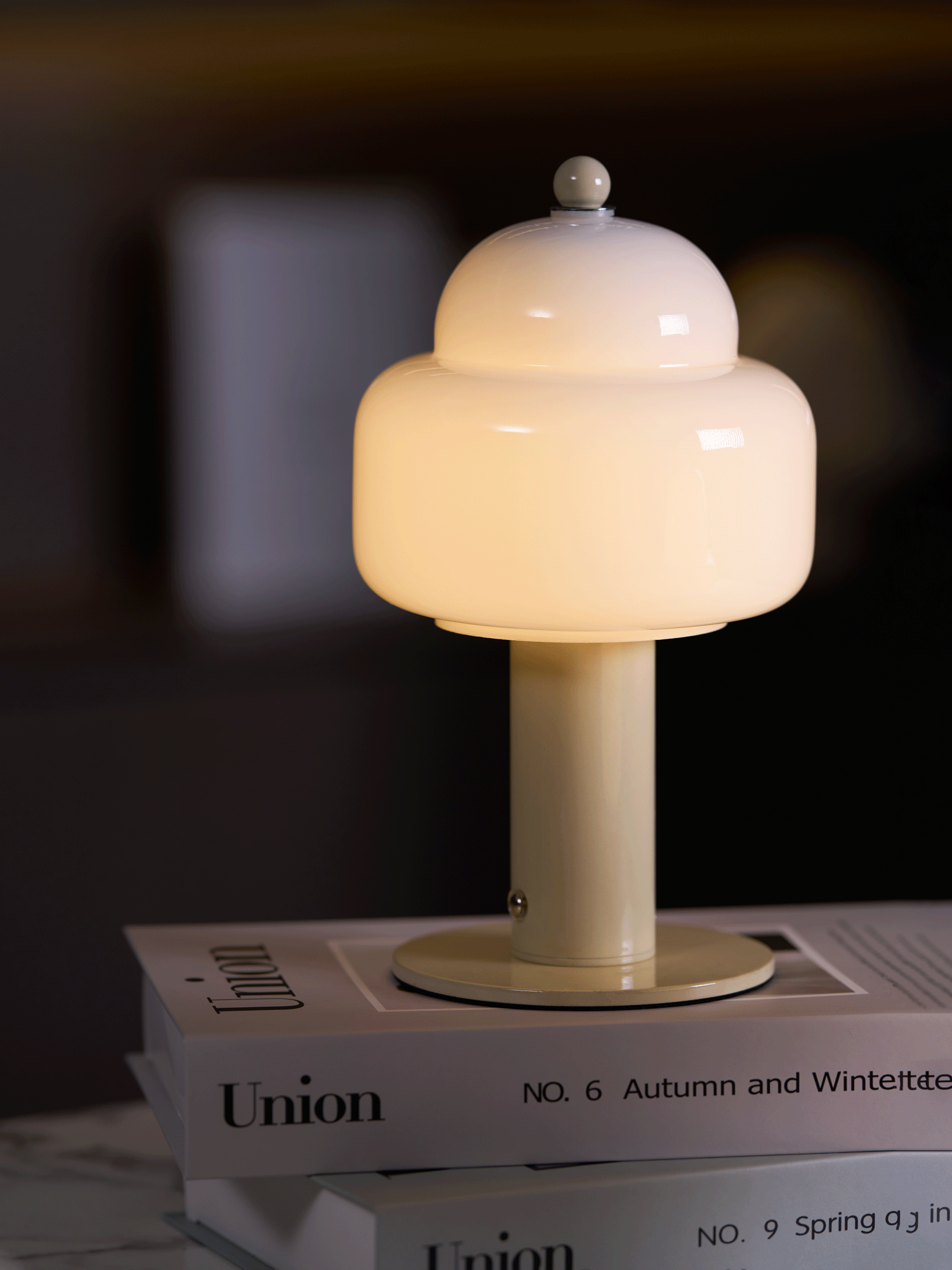 Lampa stołowa Avenaella nowoczesna ze szkła