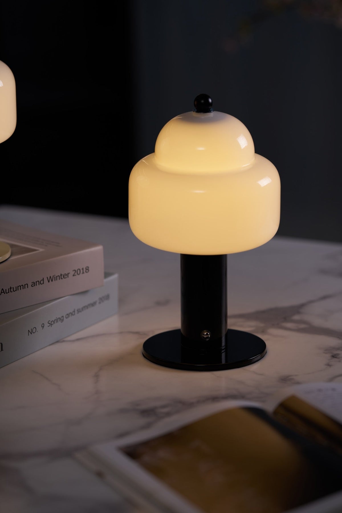 Lampa stołowa Avenaella nowoczesna ze szkła