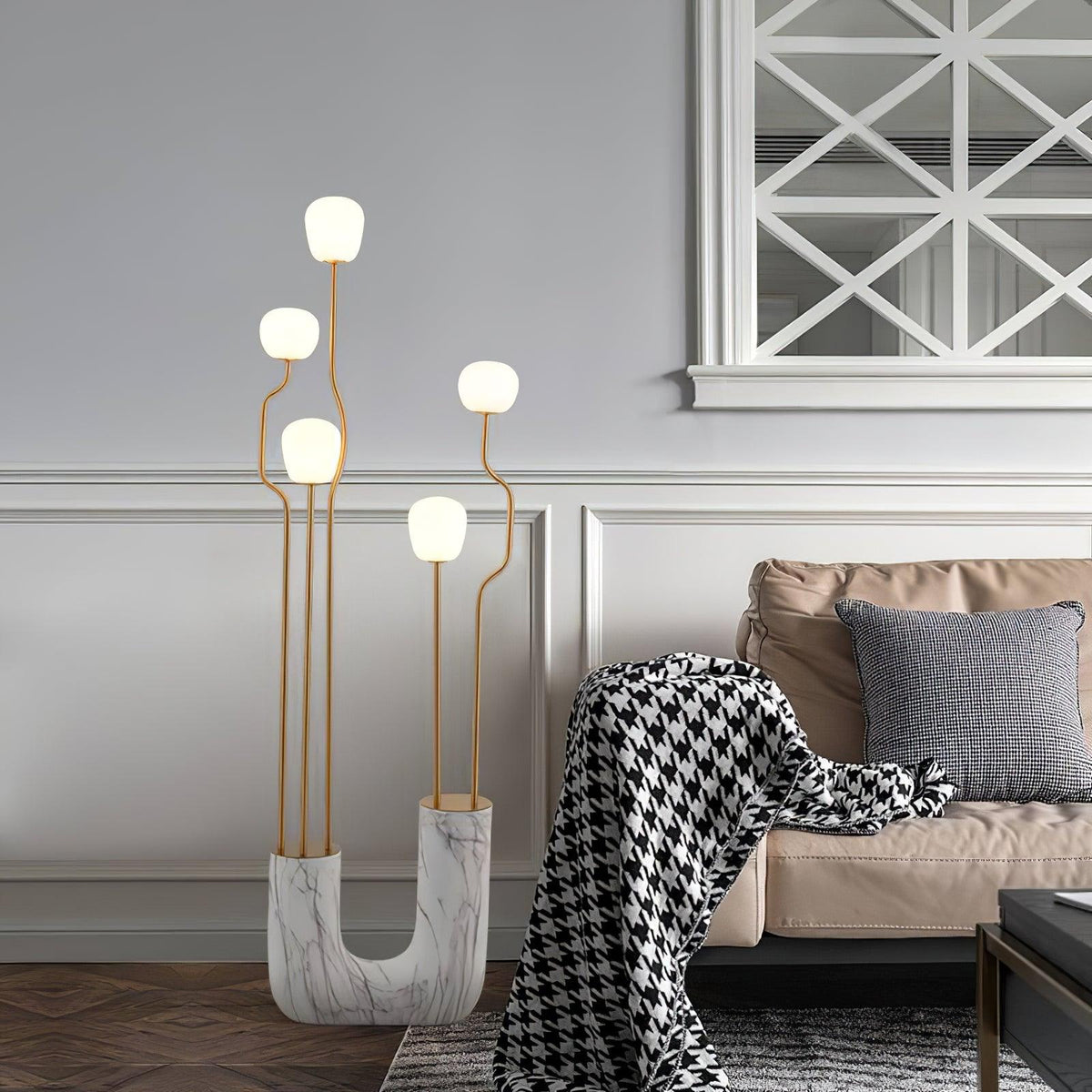 Avenoaya elegancka zewnętrzna lampa stojąca Comet