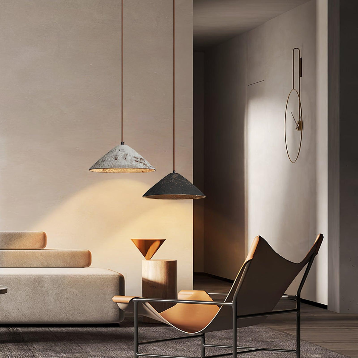 Lampa wisząca Sura z ceramiki w kształcie stożka łączy vintage'owy urok ze stylem minimalistycznym