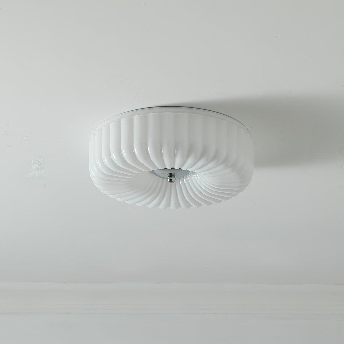 Mivone kremowa lampa sufitowa montowana bezpośrednio ze szkła