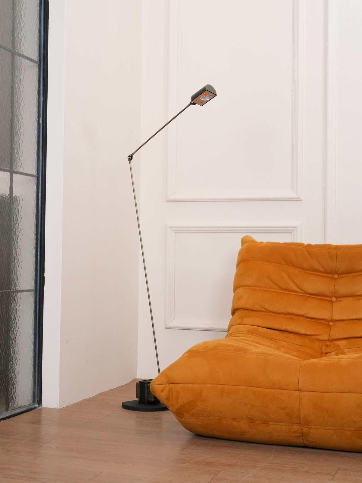 Nerilux regulowana lampa stojąca