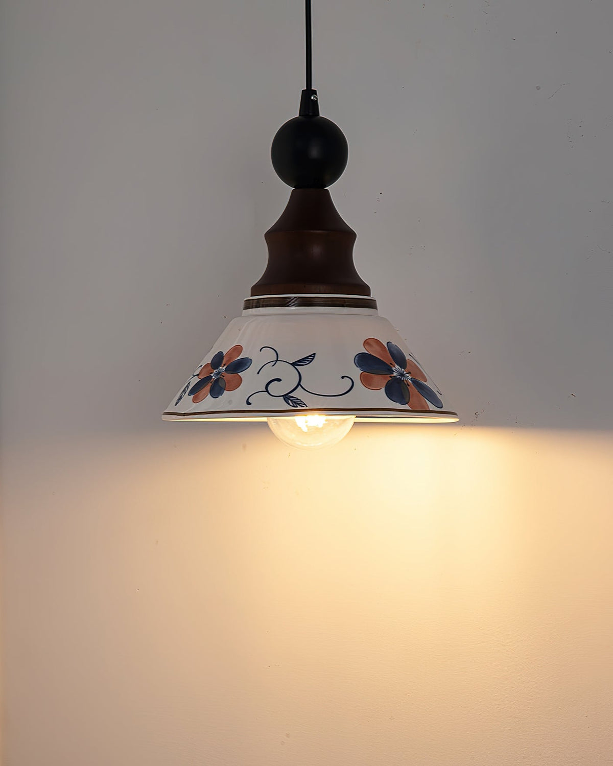 Avenaeria wisząca lampa ogrodowa