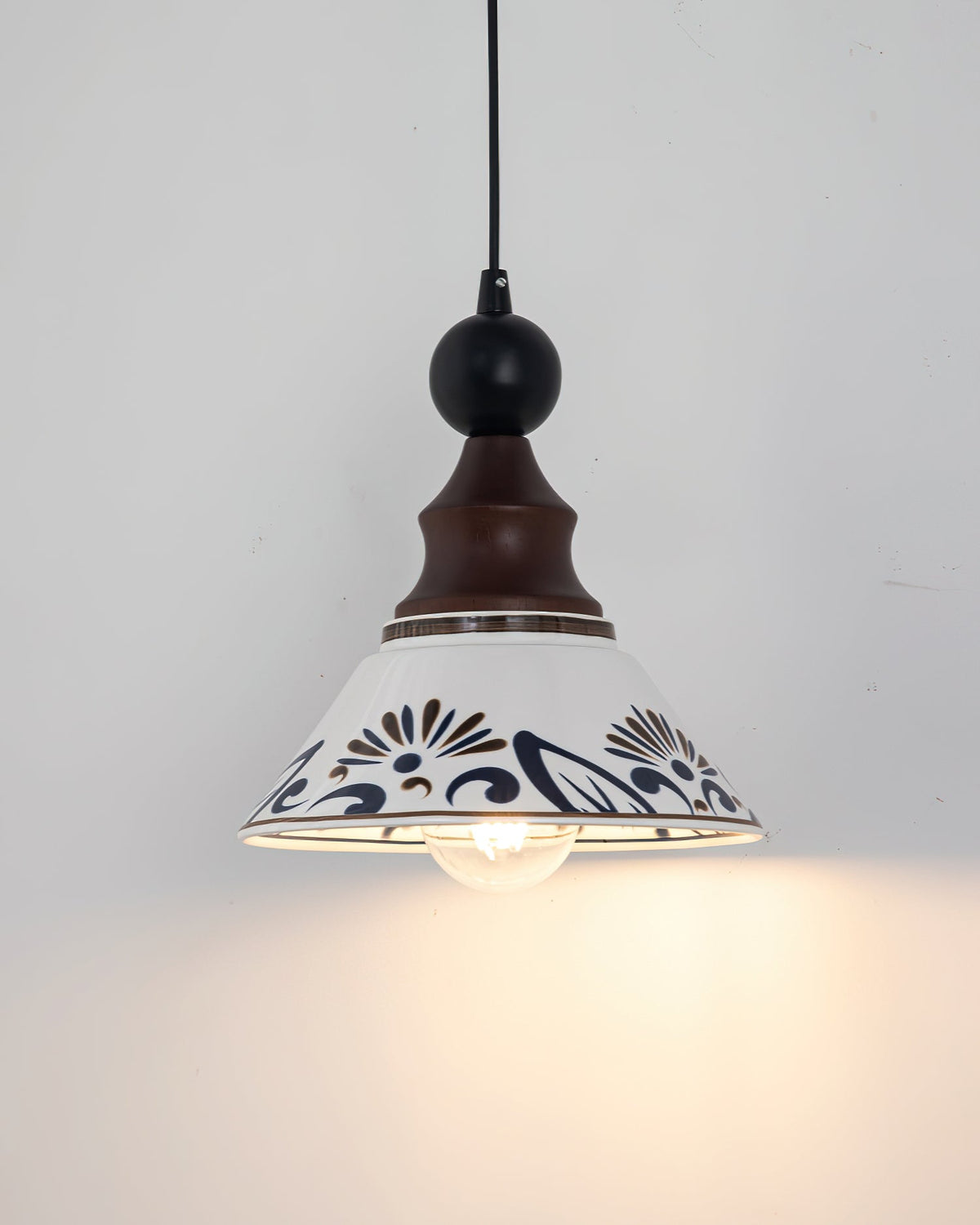 Avenaeria wisząca lampa ogrodowa