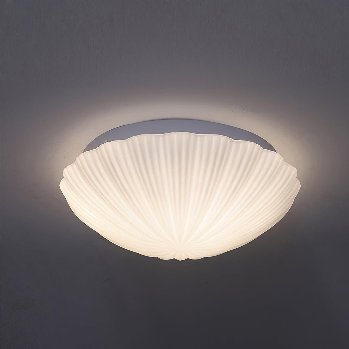 Elo lampa sufitowa w kształcie żeberkowanej muszli, elegancka