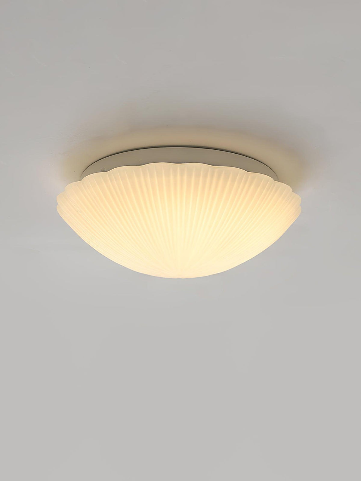 Elo lampa sufitowa w kształcie żeberkowanej muszli, elegancka