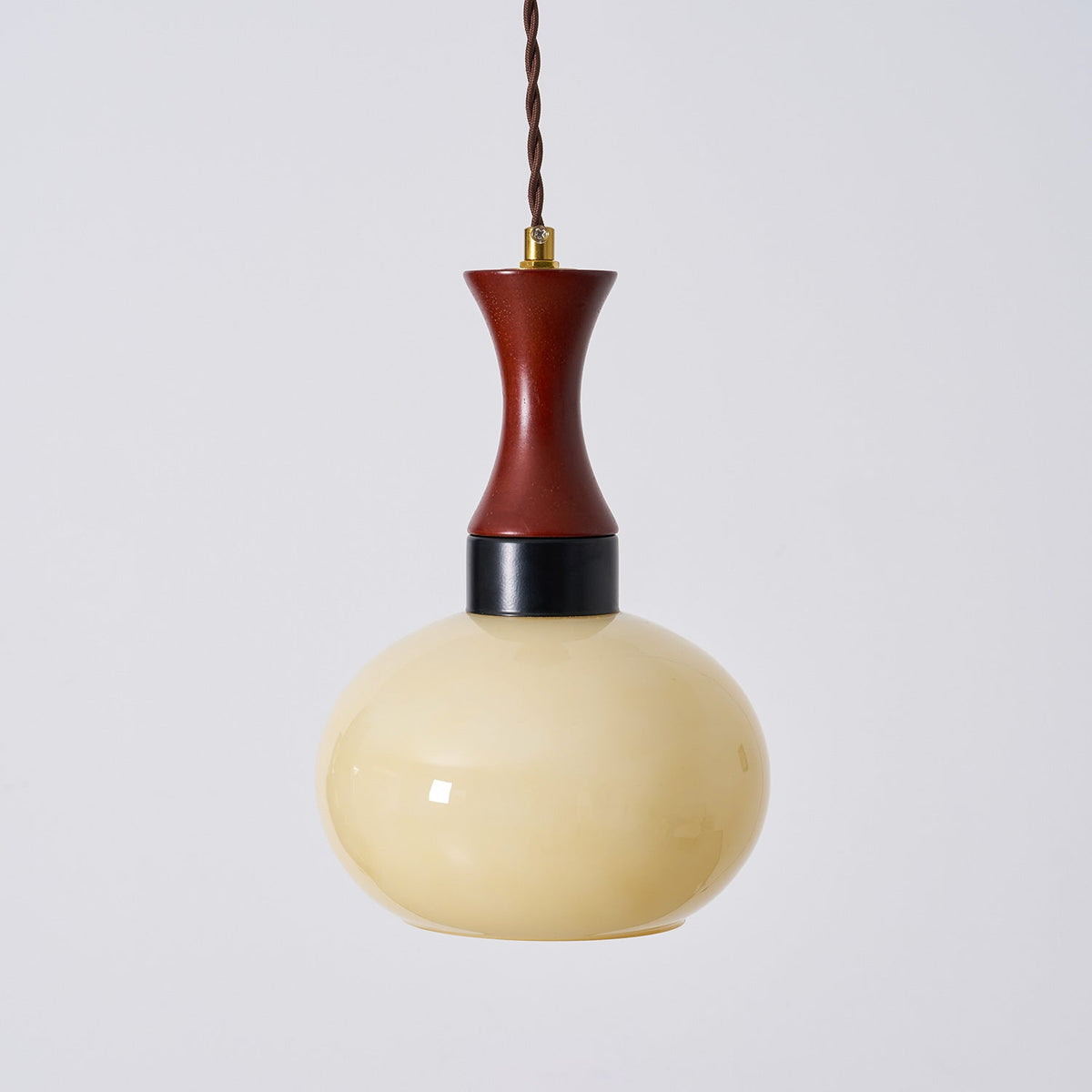 Chara lampa wisząca z wtyczką