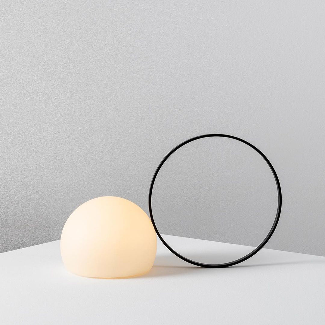 Cooper minimalistyczna lampa stołowa