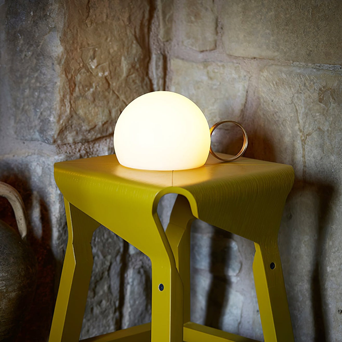 Cooper minimalistyczna lampa stołowa