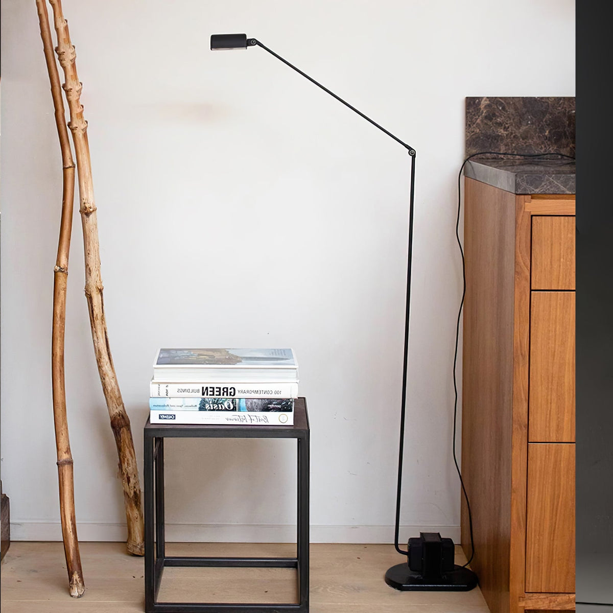 Nerilux regulowana lampa stojąca