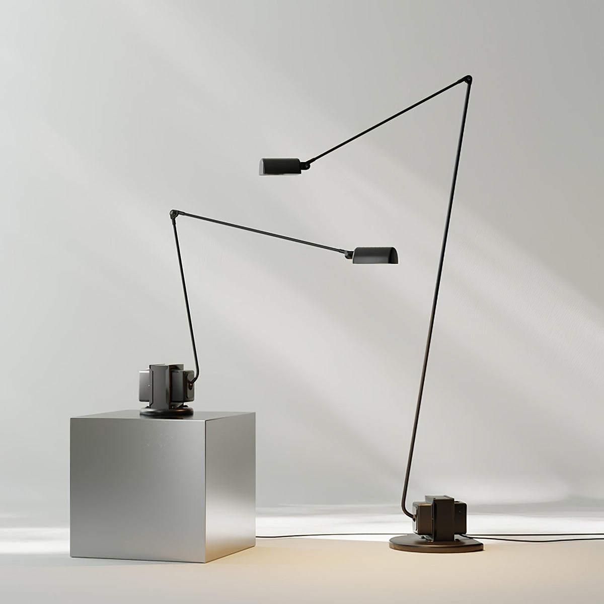 Nerilux regulowana lampa stojąca