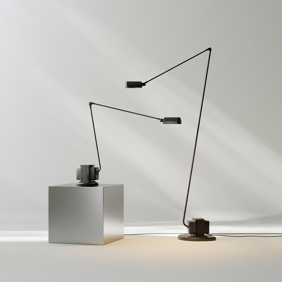 Nerilux regulowana lampa stojąca