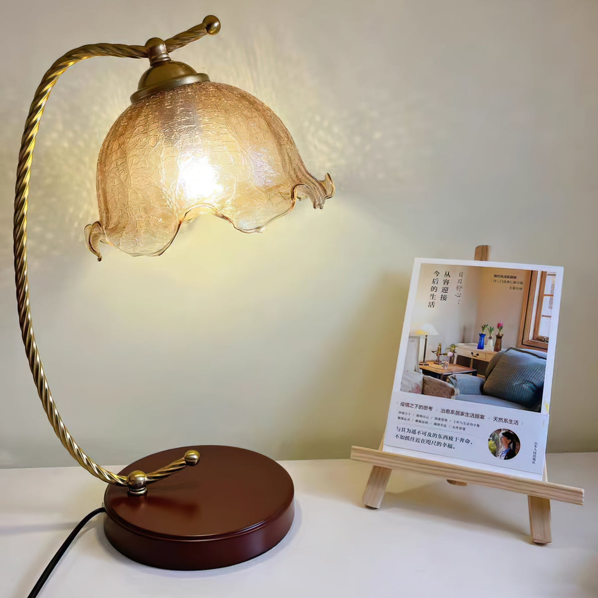 Kostor lampa stołowa