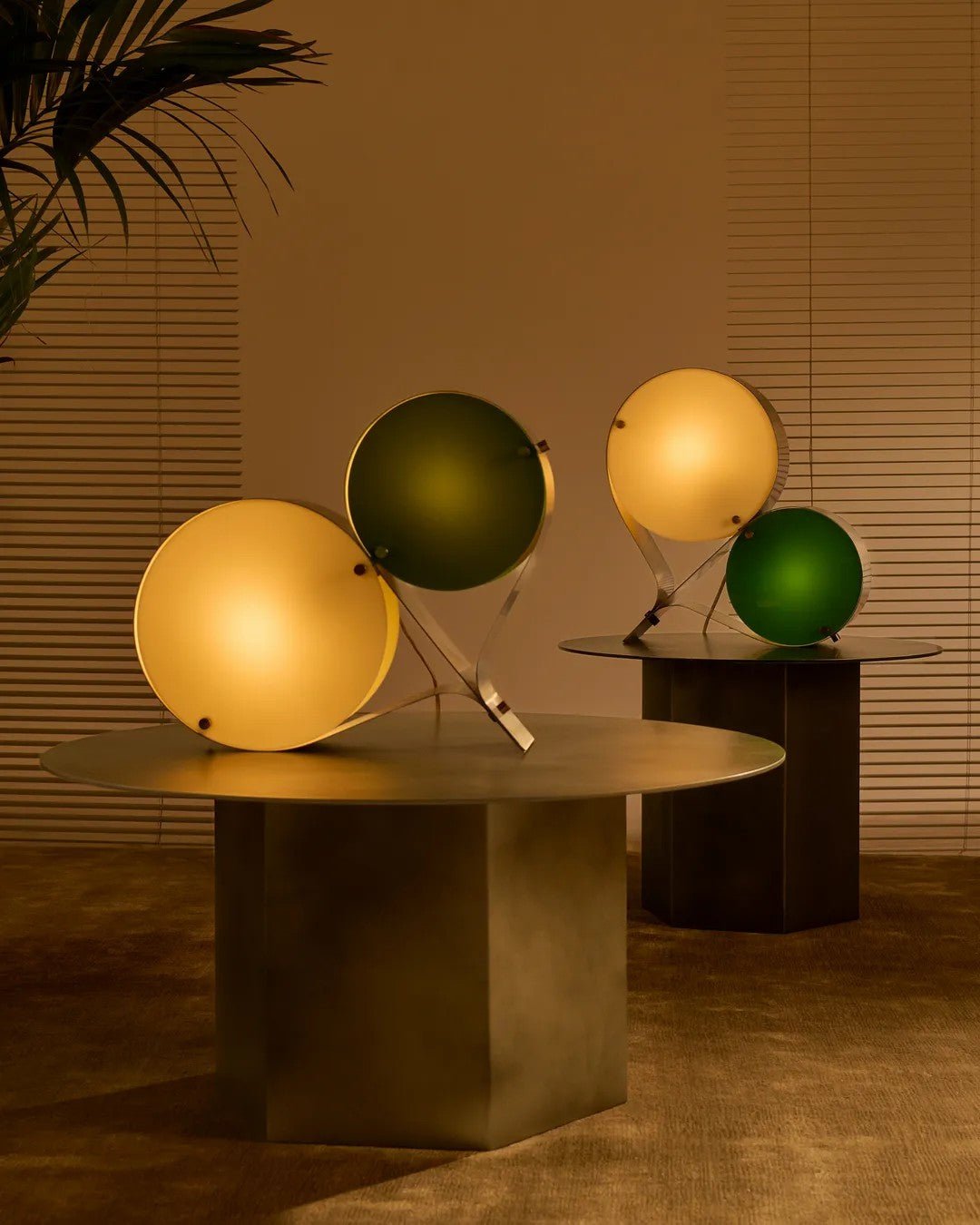 Duet Floating Disc lampa stołowa