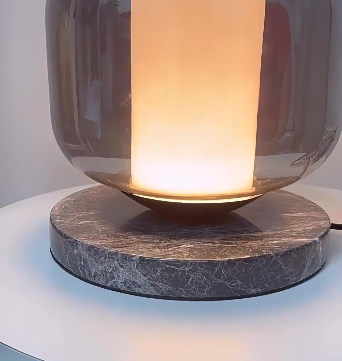 Aaron nowoczesna lampa stołowa z marmuru