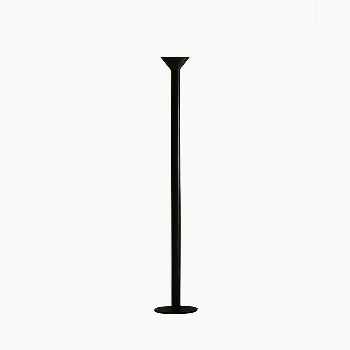 Evvaren kolumnowa lampa stojąca z alabastrem
