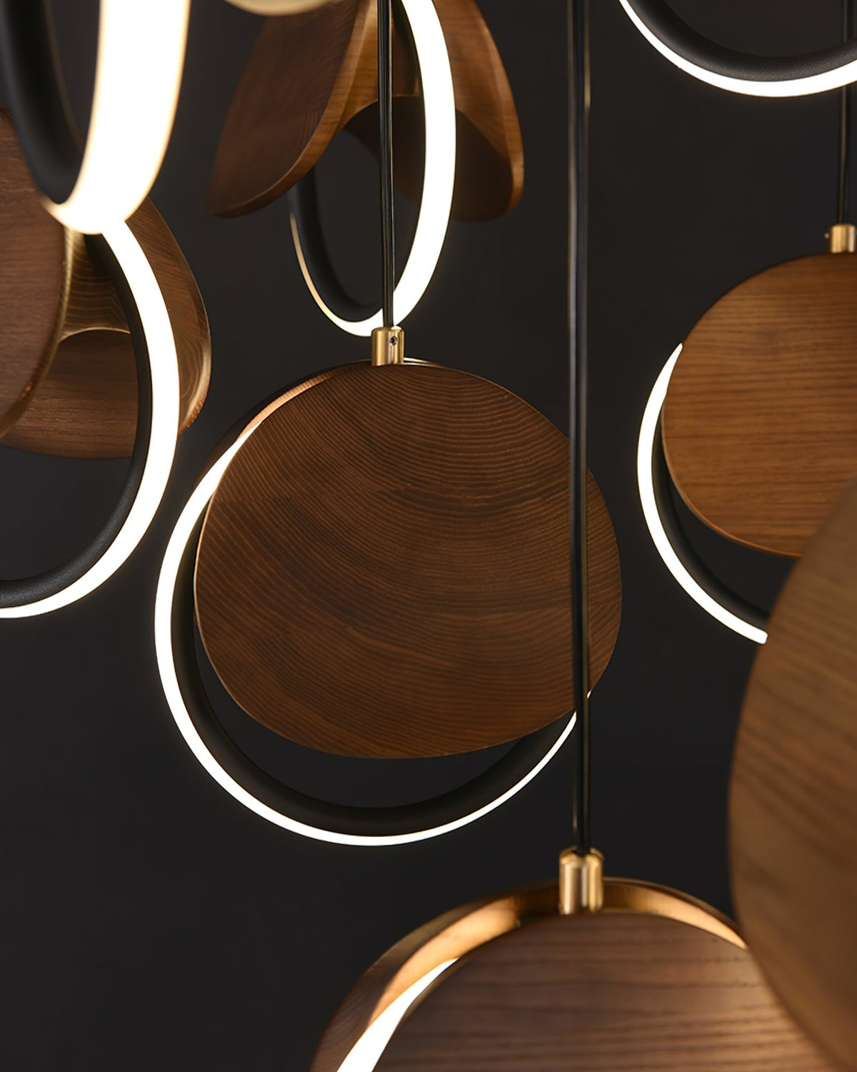 Avvelen geometryczna lampa wisząca z drewna