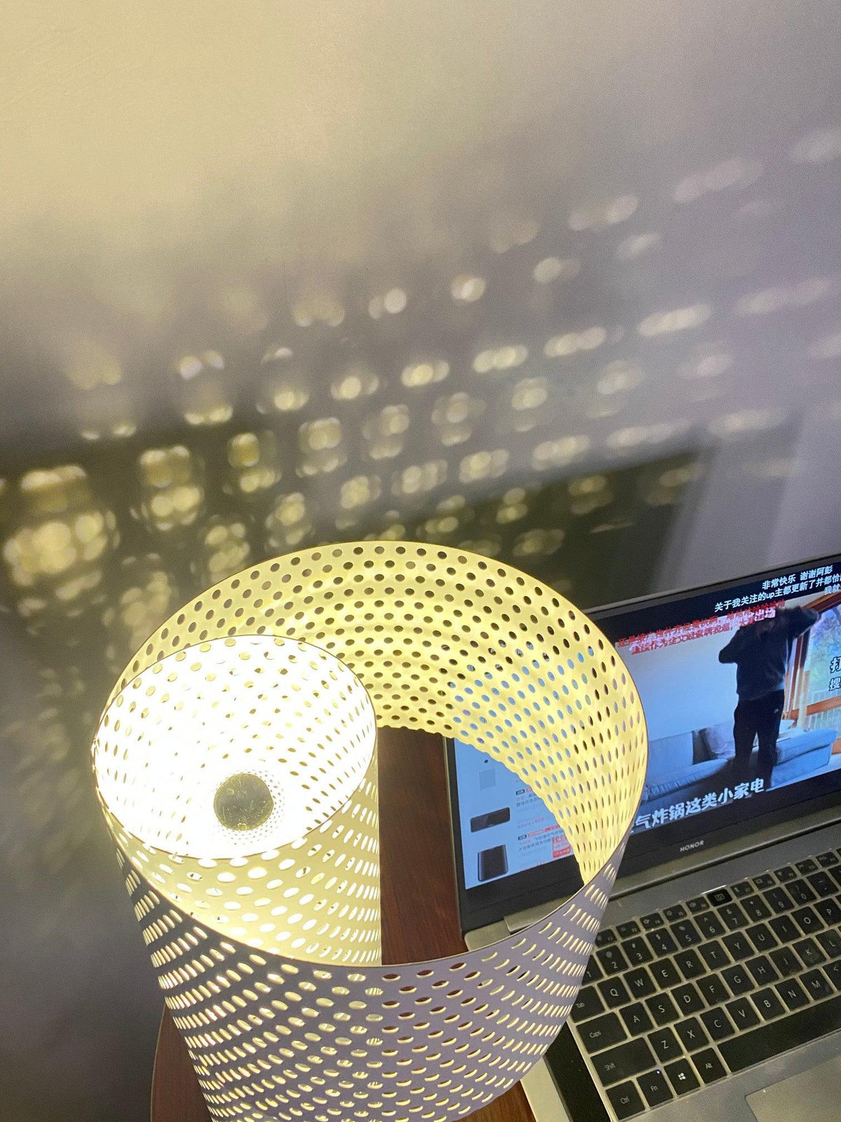 Lampa stołowa Ilsolyra