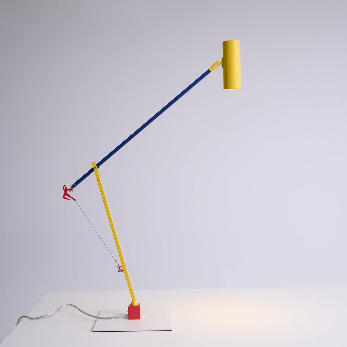 Ember nowoczesna minimalistyczna lampa stołowa