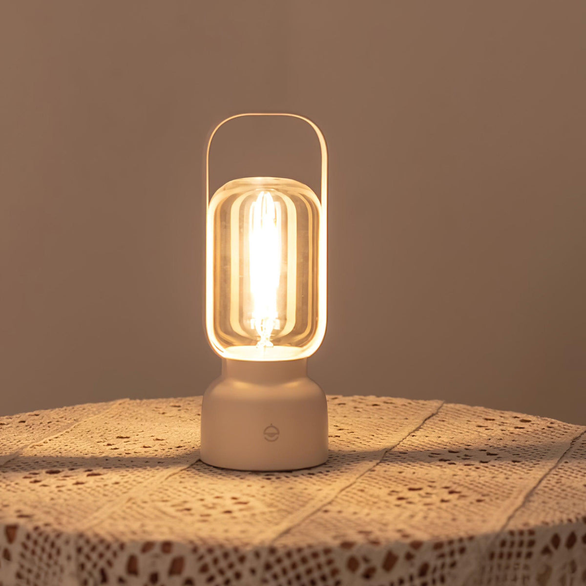 Rivuine lampa stołowa