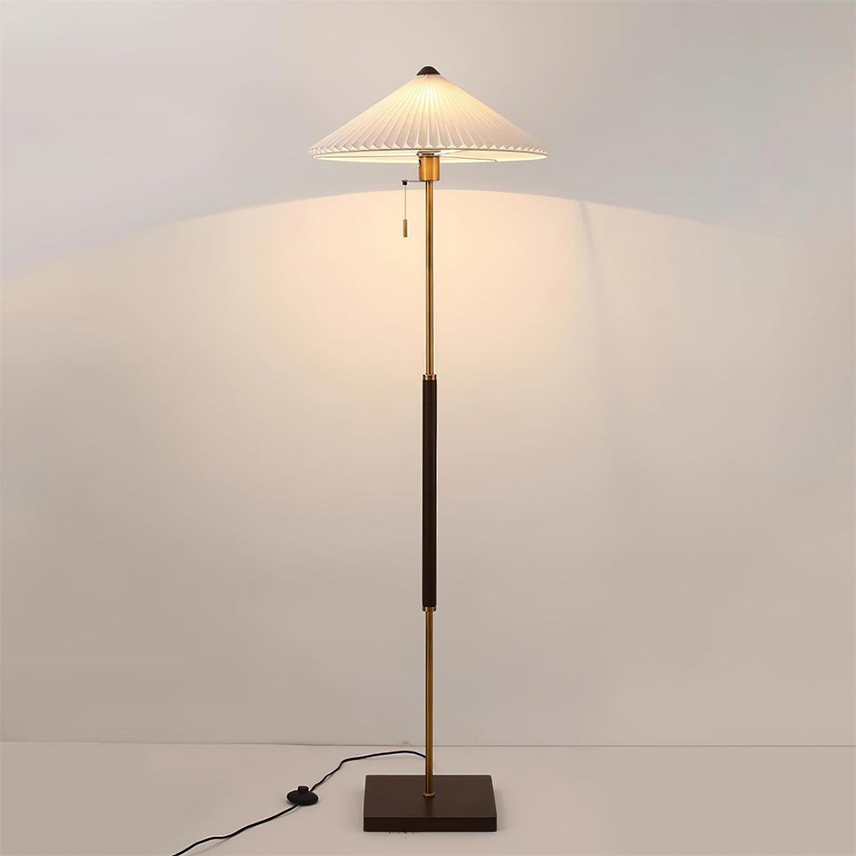 Seliielle lampa stojąca