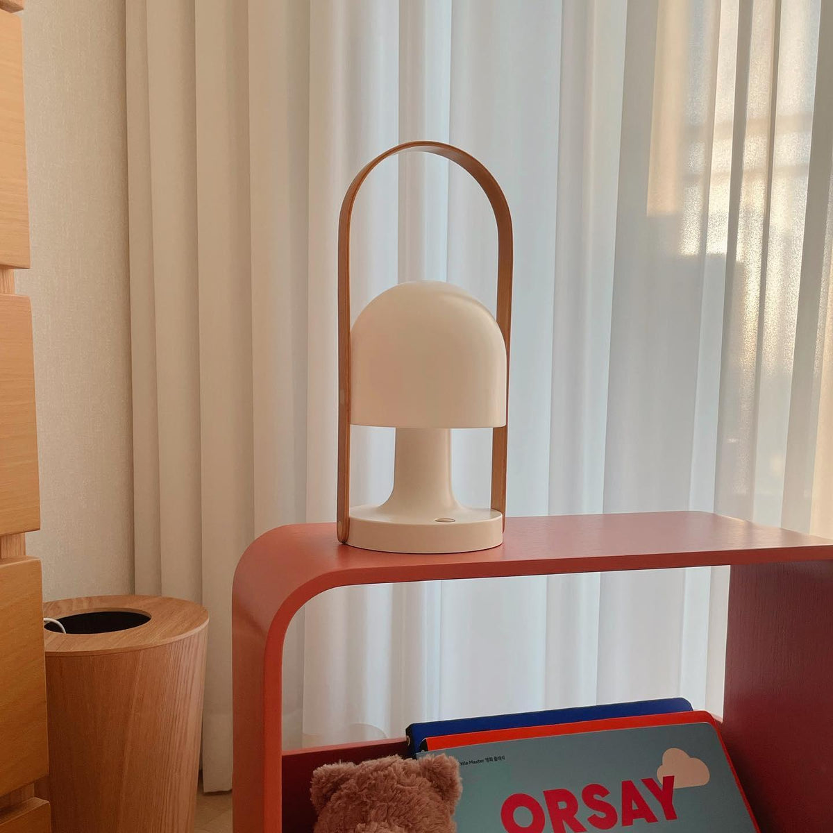 Nerys lampa stołowa ze szkła w stylu skandynawskim
