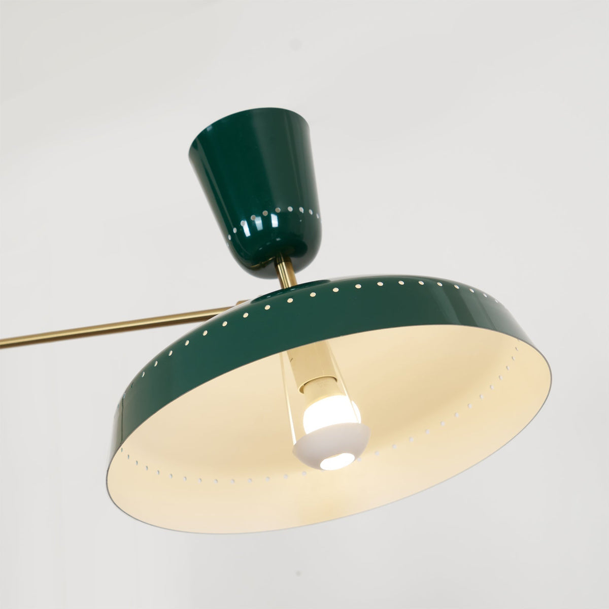 Celeste minimalistyczna lampa stojąca z miedzi