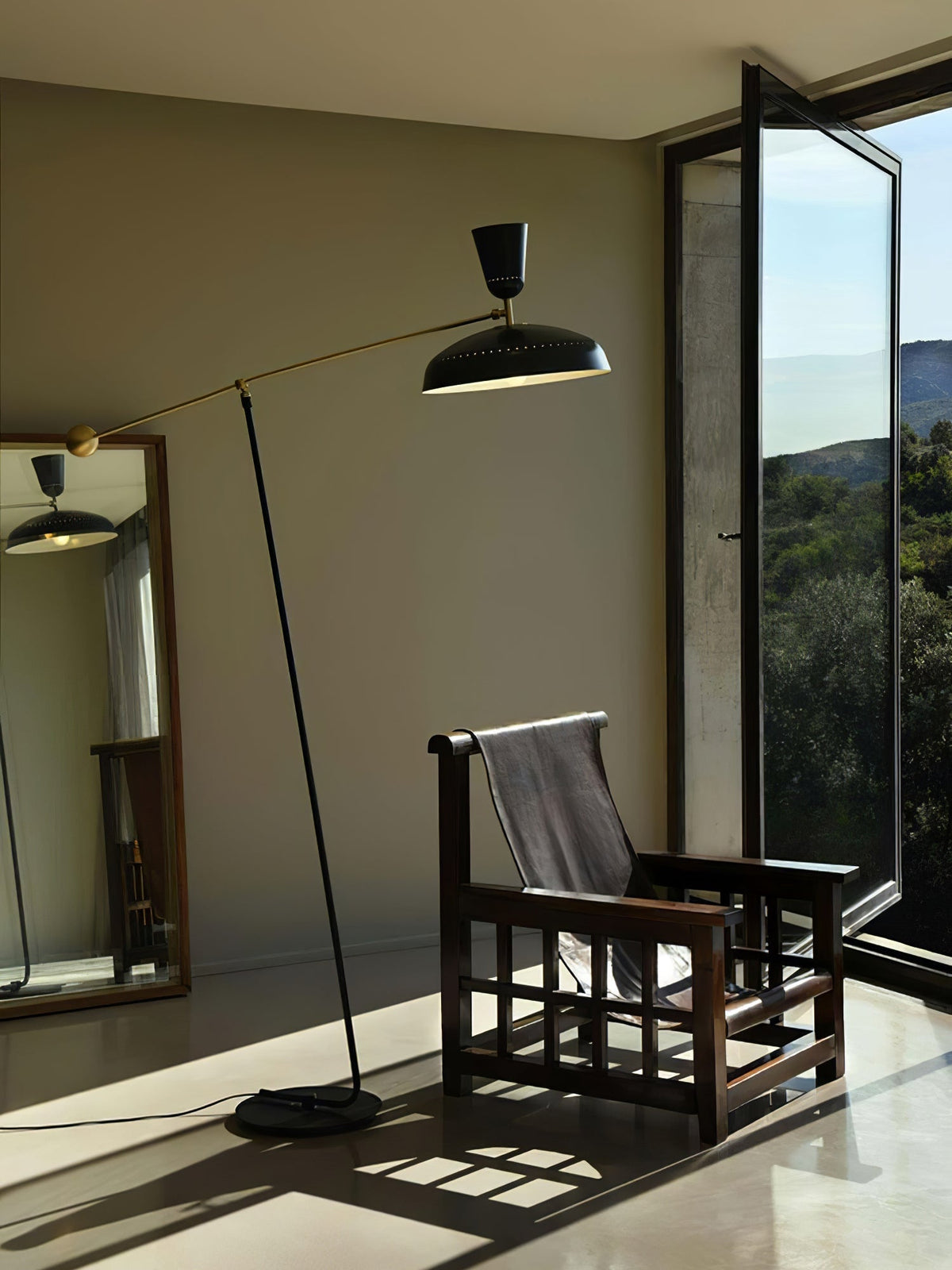 Celeste minimalistyczna lampa stojąca z miedzi